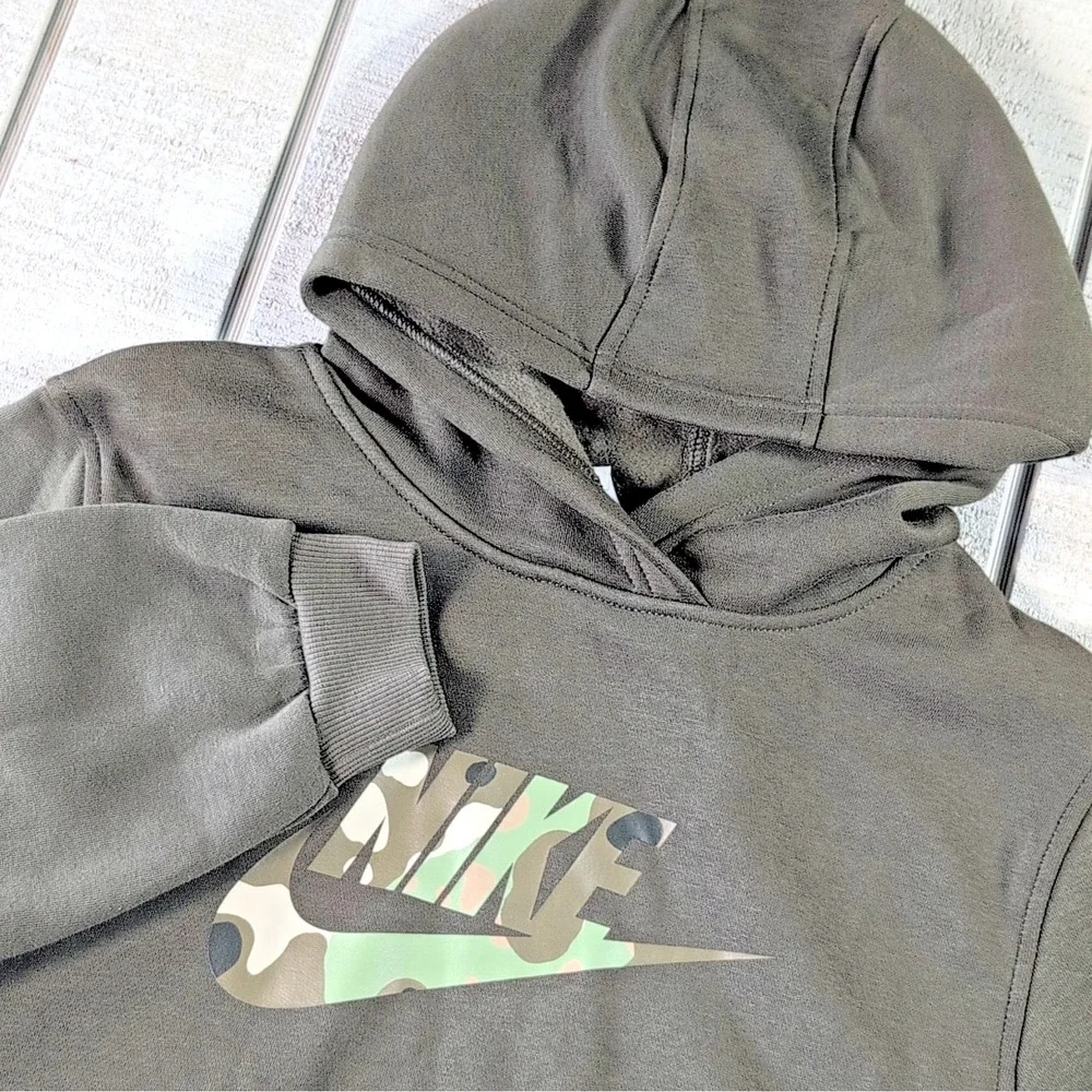 Nike Sportswear Club Fleece Hoodie Boys L Green Yellow Camo Logo Swoosh Outdoors